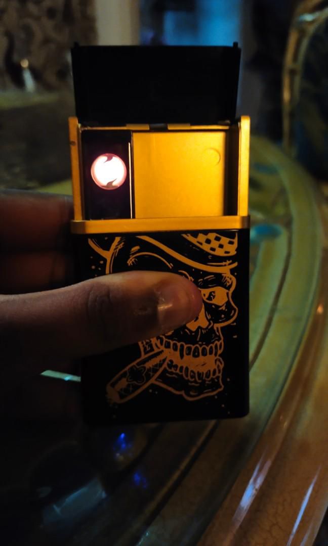 Portable Cigarette Box with Rechargeable Lighter