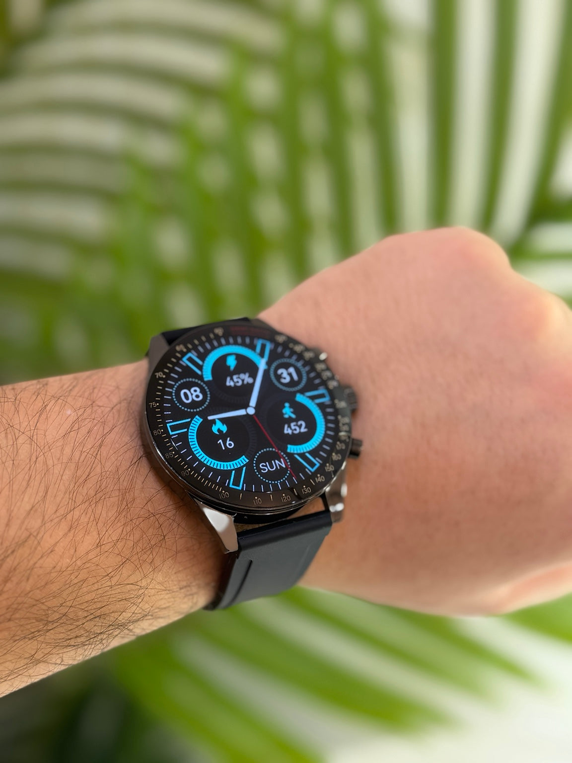 Hie-Q WR50 AMOLED Smart Watch with black silicone strap
