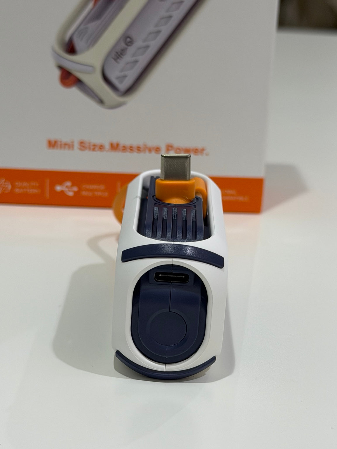 HieQ QuickMini 5K USB-C charging port and USB-C connector