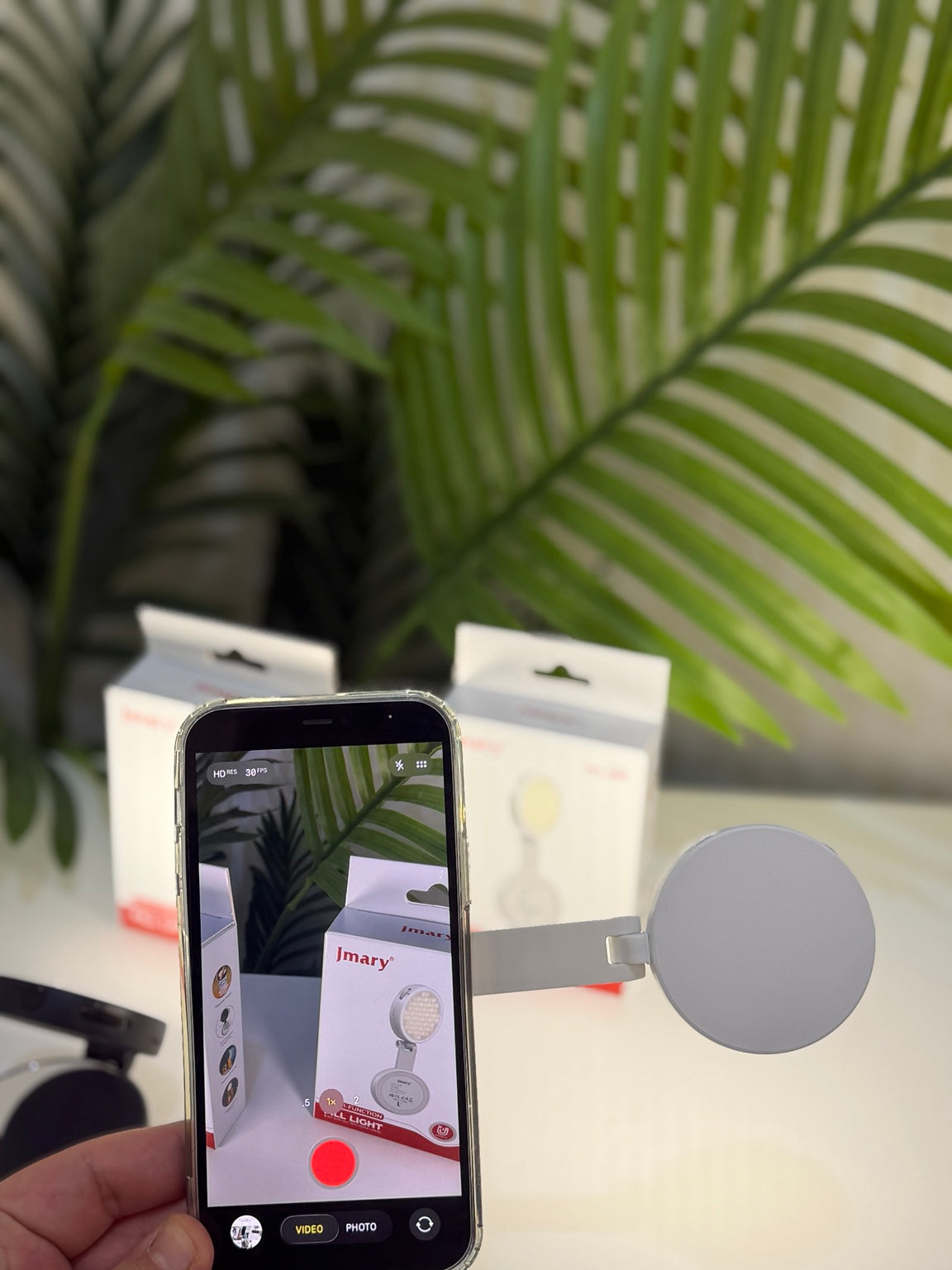 إضاءة Jmary FM-26R مثبتة على الهاتف للتصوير وصناعة المحتوى