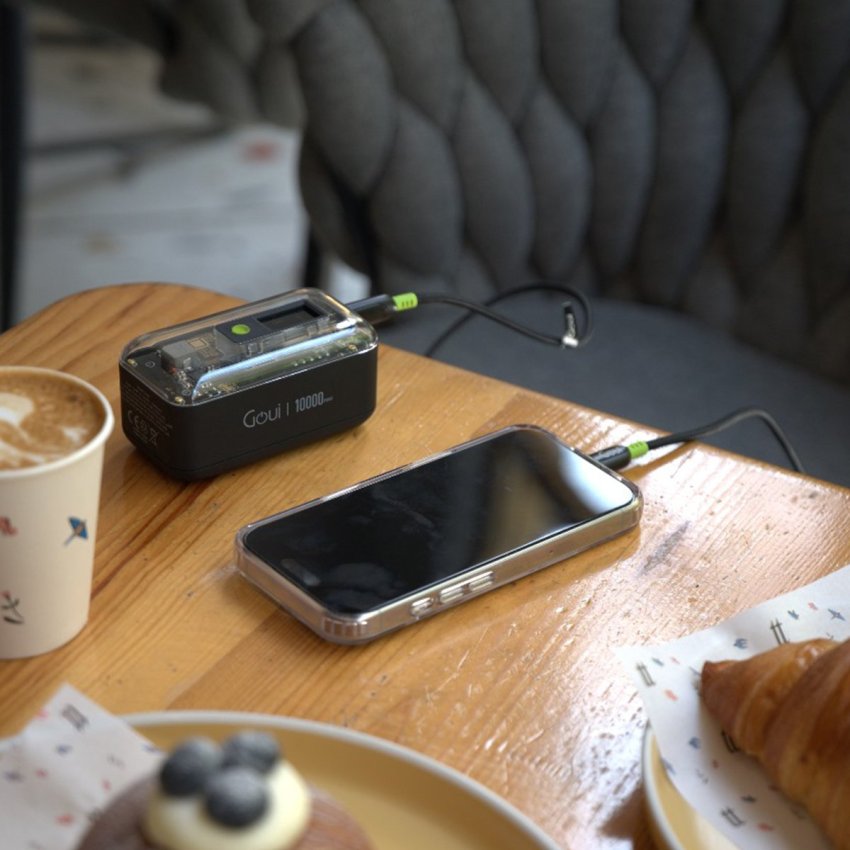 Goui - Super Fast Power Bank 10,000mAh| Flash Light